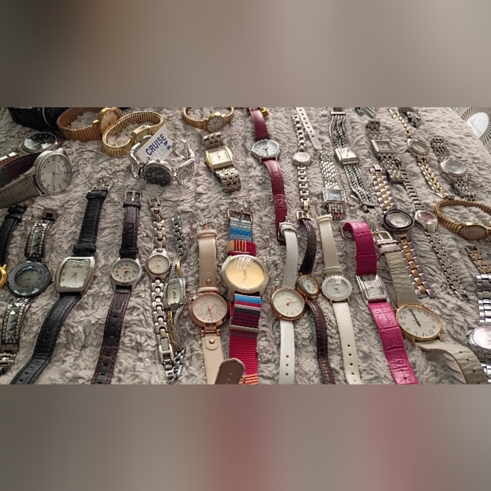 Assorted Women's Wristwatch - Pink, White, Tan, Brown, Gold, Silver - Picture 10 of 16